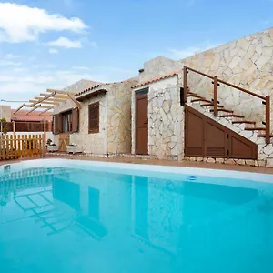 https://las-casitas-28.in-canary-islands.com